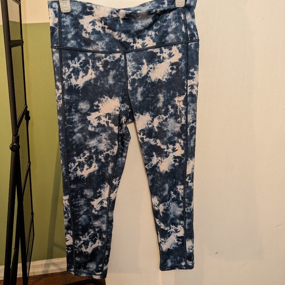Cute Patterned Workout Capris - Picture 1 of 4